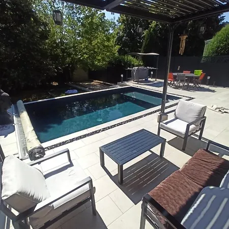 빌라 Charmente Maison Avec Piscine Chauffee Auffargis