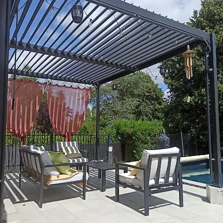 Charmente Maison Avec Piscine Chauffee 빌라 *